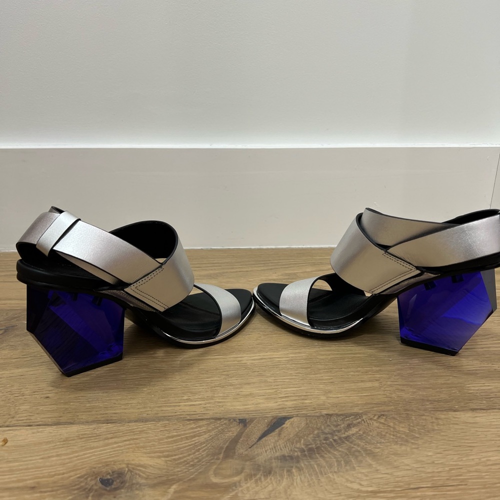 United Nude silver with glass blue wedges